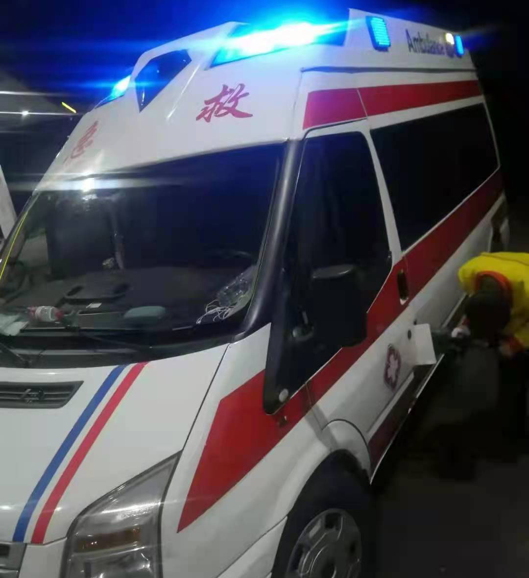 湛江市专业救护车出租